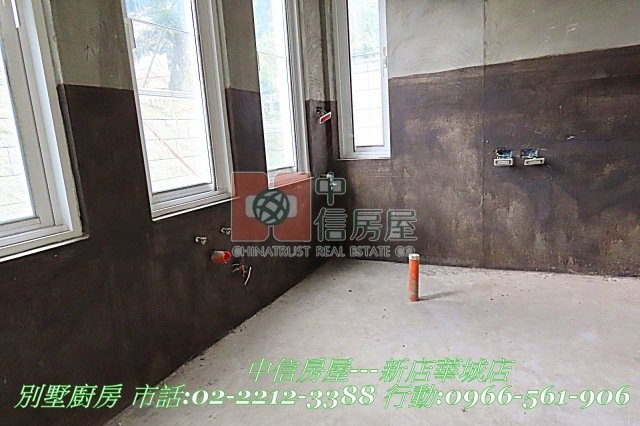 富裔山電梯毛胚別墅☆台北華城☆青山鎮康橋小學