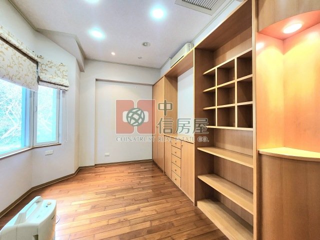 秀岡山莊書香庭院別墅☆大台北華城☆青山鎮康橋小學
