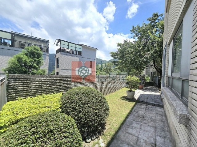 秀岡陽光區別墅-格局方正三房+車庫平面車位