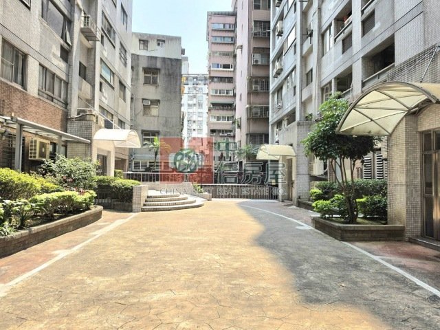 七張捷運｜建國路生活圈｜13樓景觀戶｜機能成熟鬧中取靜